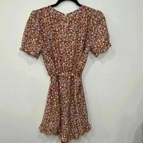 Red floral romper - Picture 2 of 4